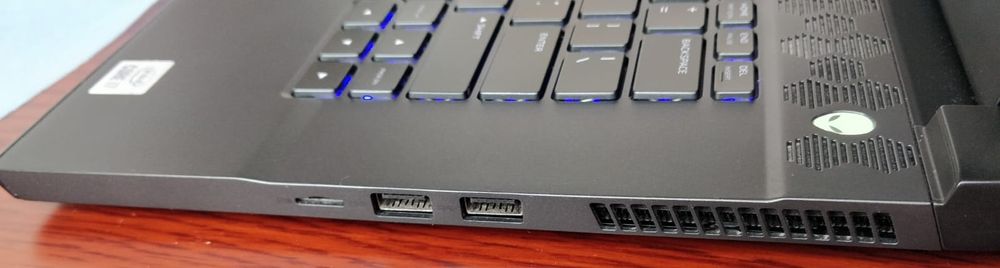 игровой ноутбук от компании DELL Alienware M15 R3