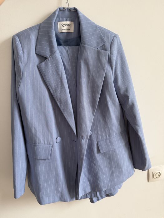 Сако и панталон в син десен