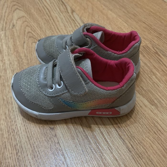 Кроссовки для девочки