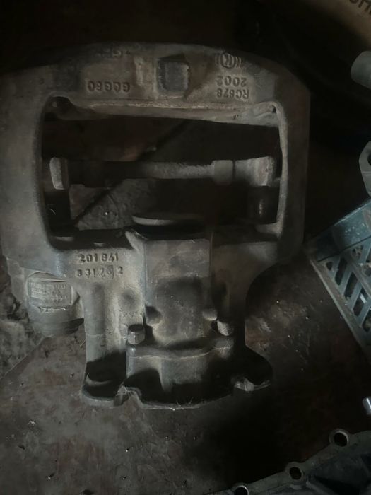 Супорт мерседес Атего