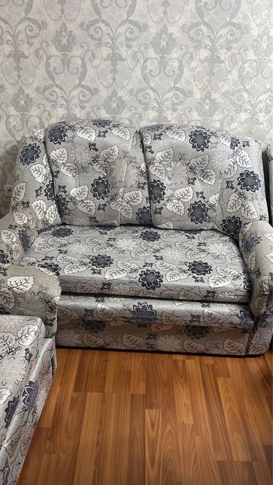 Продам диван и кресло