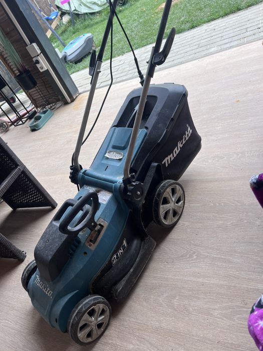 Vand masina de tuns iarba Makita