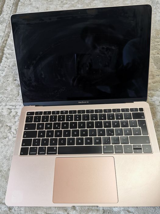 Macbook Air retina A1932