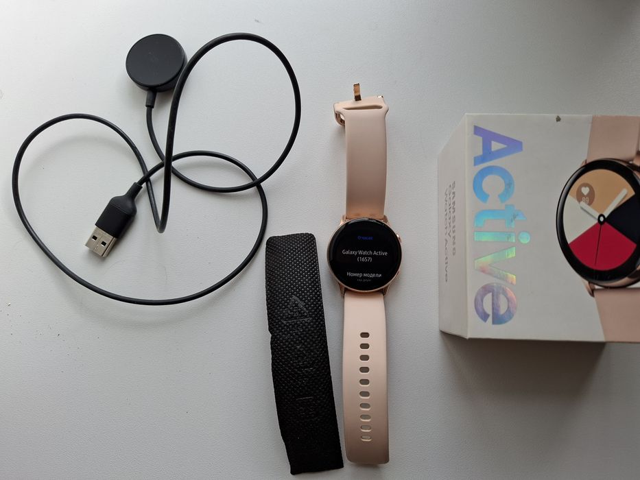 Смарт-часы Samsung Galaxy Watch Active (Rose Gold) + комплект
