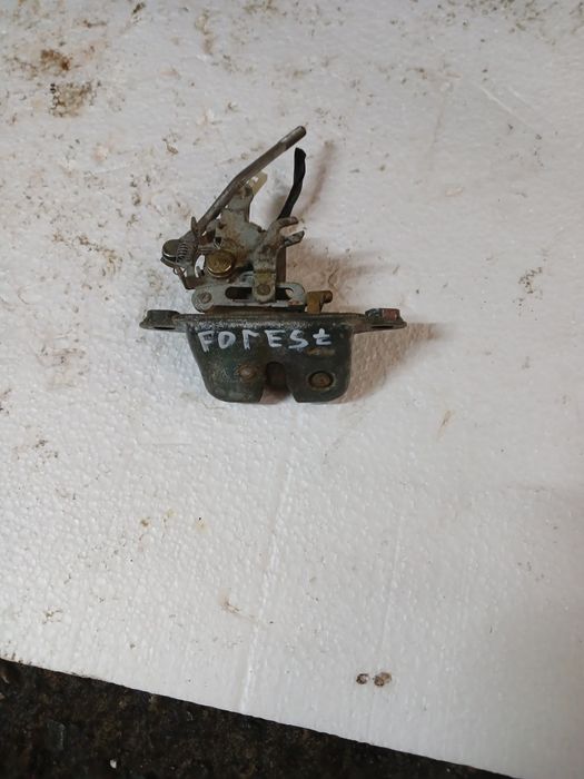 Замок багажника Субару Форестер