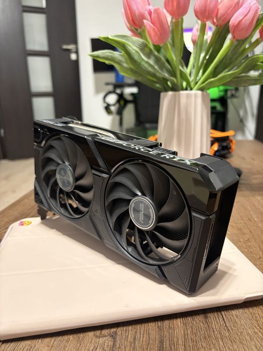 Placa video Nvidia RTX 4060 8gb Asus