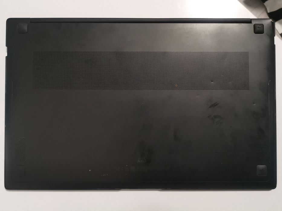 Лаптоп Samsung Galaxy Book Pro  2, 15.6"AMOLED, Intel I5 evo, 512GB NVMe, 8GB ram