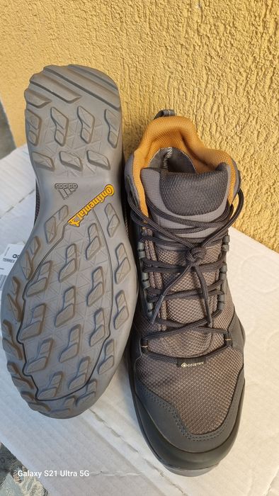 Bocanci/ ghete Adidas Terrex AX3 Mid GTX
adidas Terrex AX3 Mid .
adidas Terrex AX3 Mid GTX