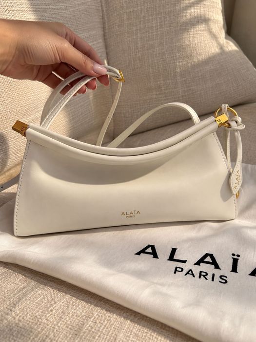 Geanta alaia le click- in stoc. Piele naturala