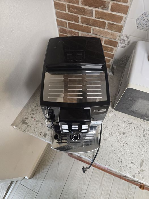 Aparat cafea boabe, expresor Delonghi Magnifica S