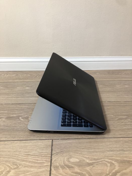 Ноутбук Asus Core i7 SSD 256ГБ