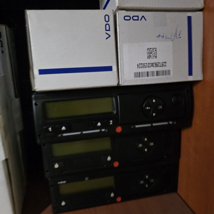 Тахографи и датчици за тахографи