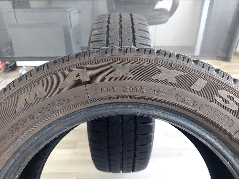 Зимни гуми 185/60/15C Maxxis
