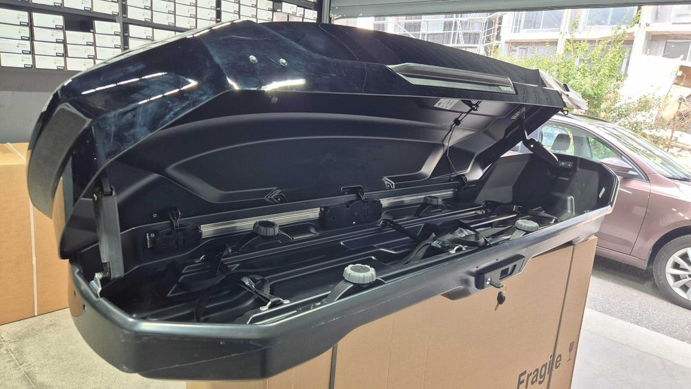 Thule Motion 3 Sport Black Gloss - Нова