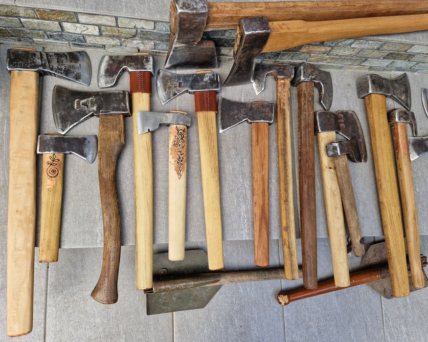 Topoare mici si mari