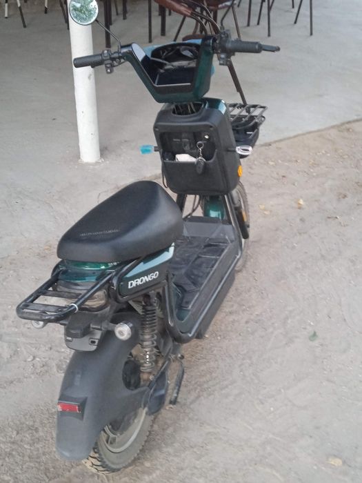 Скутер сатилади.