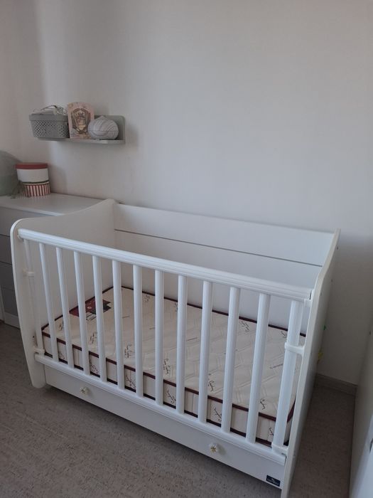 Кошара Лорели 120/60+матрак Магнифлекс Пиер Карден +подарък към нея