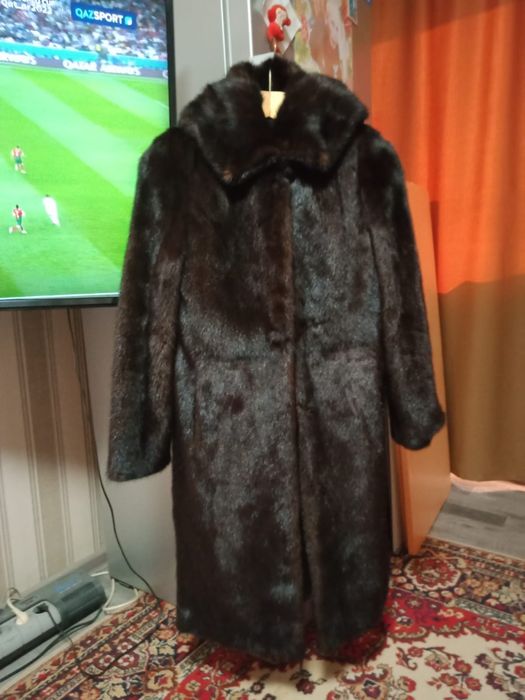 Продам шубу норковую с капюшоном