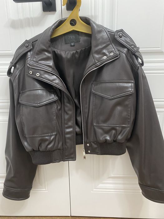 Продам куртку ZARA  кожaную размер М