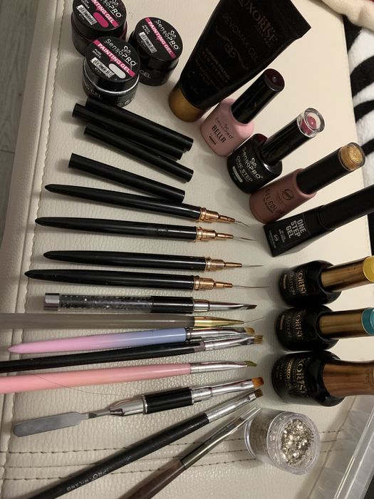 Set unghii, pensule , oje, polygel