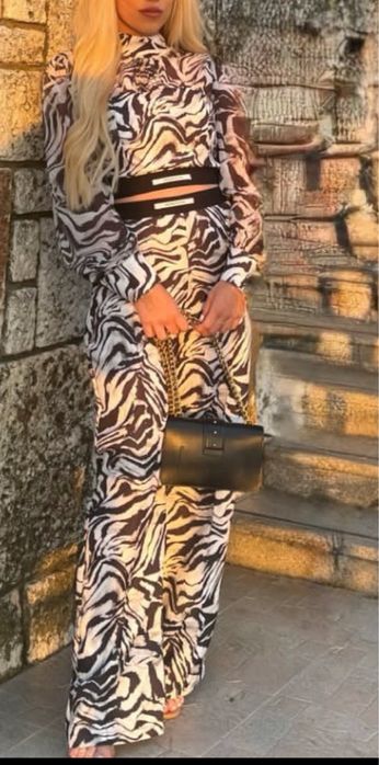 Официален комплект