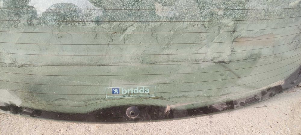 Стъкло за пета врата