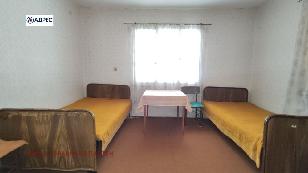 Къща в Плевен, област-гр.Славяново площ 200 цена 75000