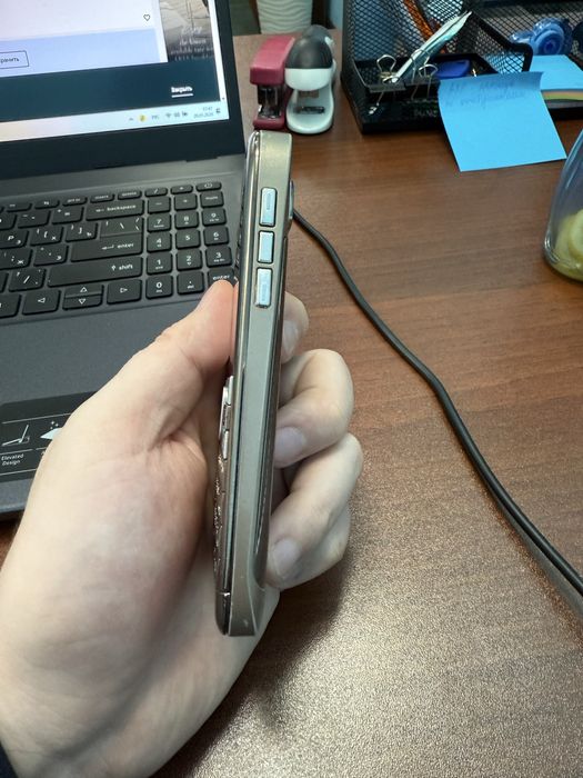 Продам легендарный раритетный Нокиа е72 в оригинале