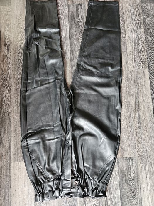 Zara-pantaloni imitație piele,blug