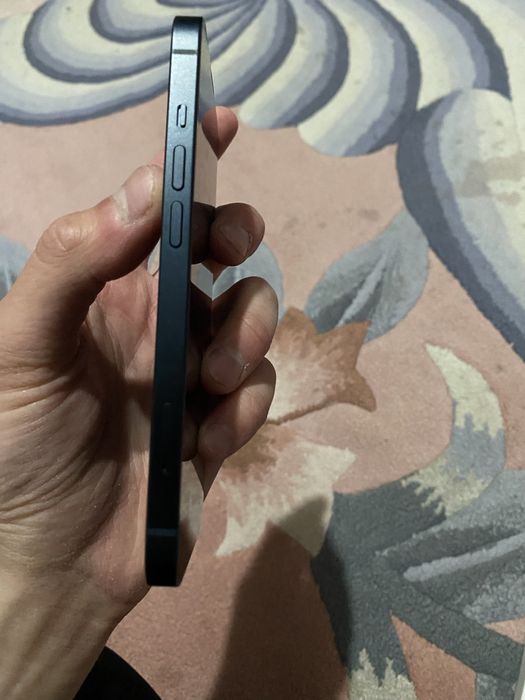 Iphone 13  продам