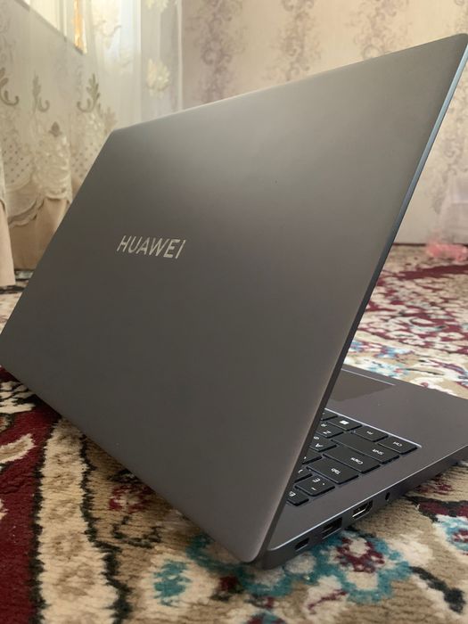MateBook D 16  silver