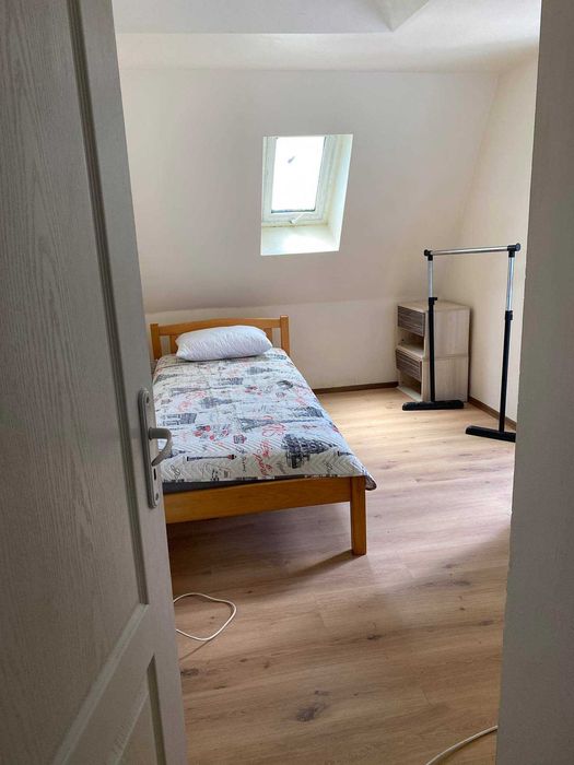 Дава се под наем Тристаен апартамент в Пловдив, Остромила - 90 кв.м за 270.3 € - Снимка #5