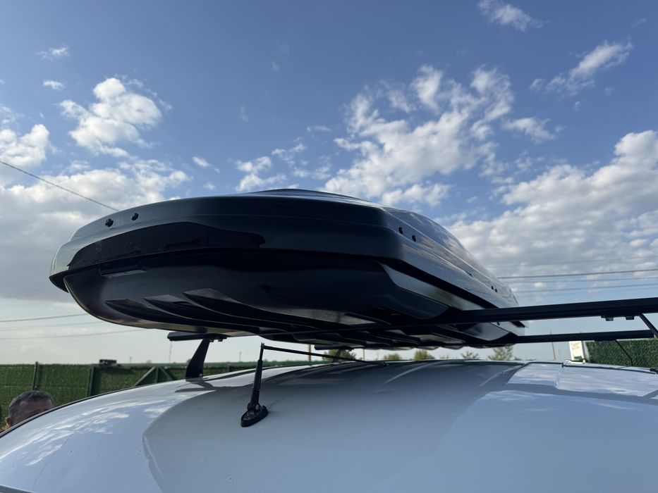 Багажник автобокс Thule BMW