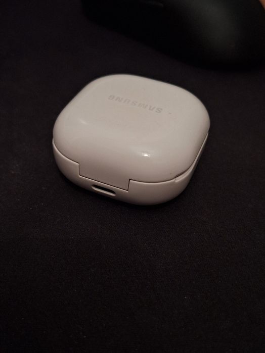 Samsung Galaxy Buds 2 (Оригинал) / Кейс + Наушники