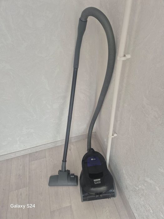 Пылесос LG 1600w