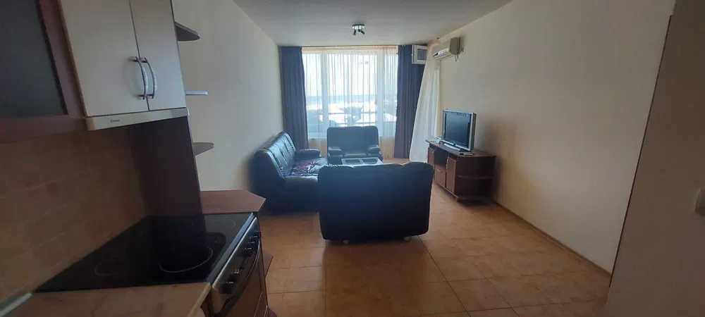 Продава се Двустаен апартамент в Несебър - 68 кв.м за 645 €/кв.м - Снимка #3