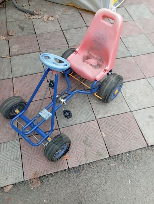 Велокарт(педальный)