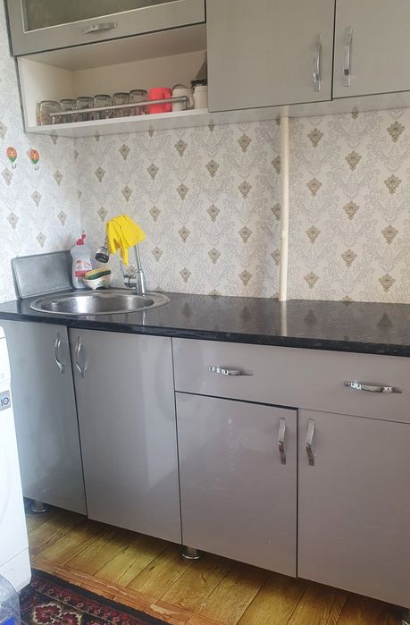 Кухонный гарнитур в хорошем состоянии