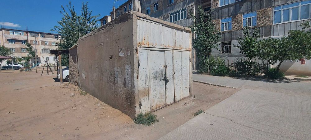 4 комната таза жай вокзал алдында.