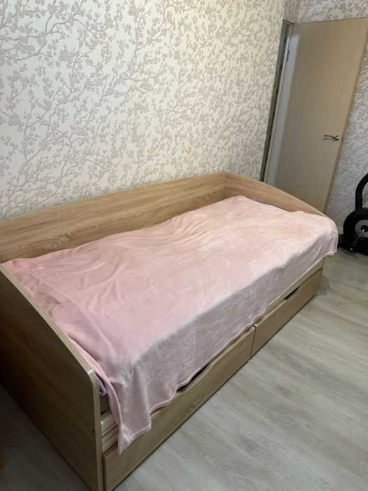 Кровать    с   ящиками