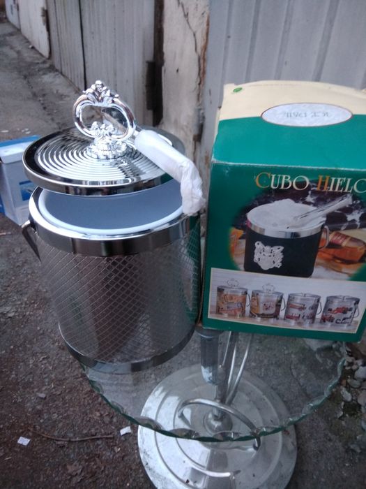 Продам ведёрко -термос для льда