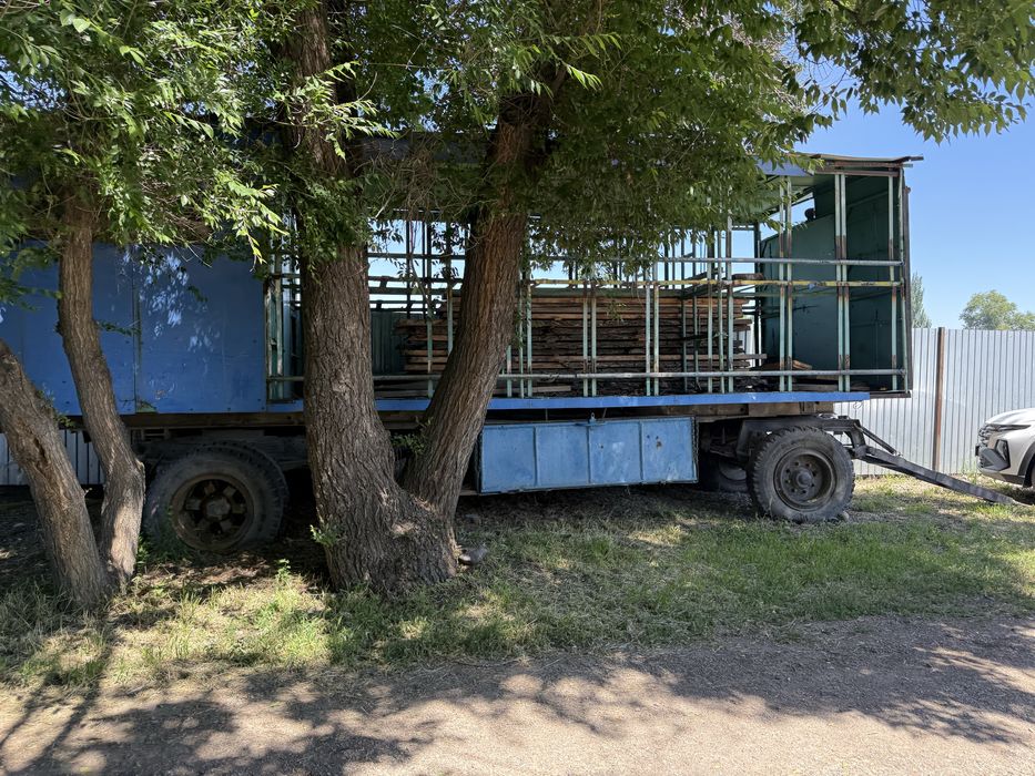 Продается павильон-прицеп для пчеловодства.