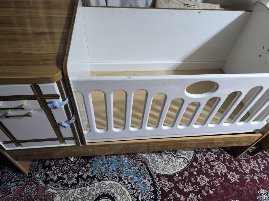 Detskiy kravat sotiladi srochniy