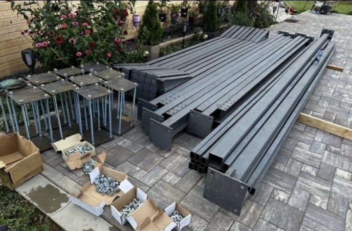 Vând hală metalică 10 x 10