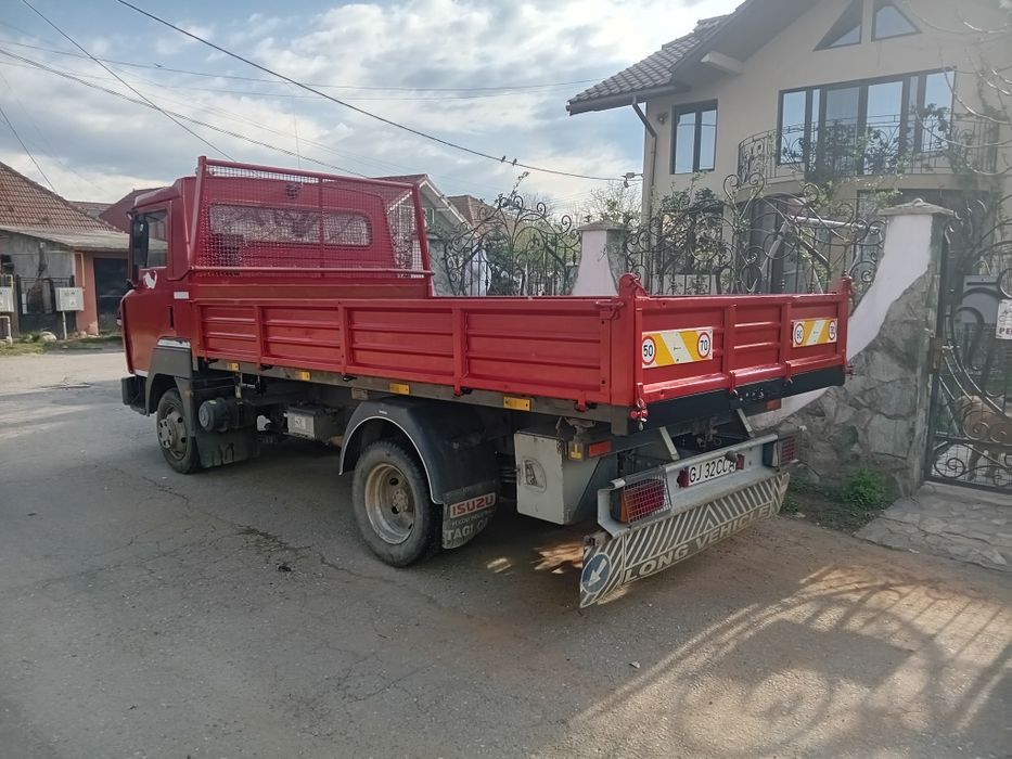 Evacuez si debaraseze moluz