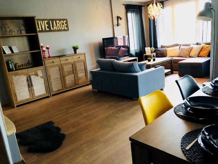 Дава се под наем Четиристаен апартамент в София, Изток - 140 кв.м за 1500 € - Снимка #2