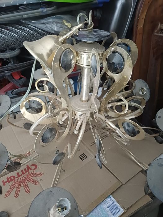 Продам люстру 1500