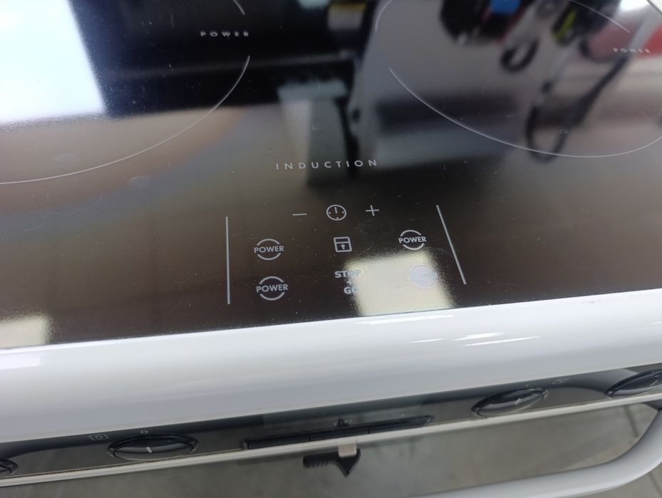 Готварска печка ELECTROLUX VOSS с индукционен плот
