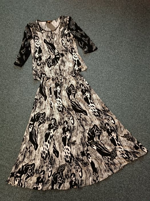 Продам нарядный костюм