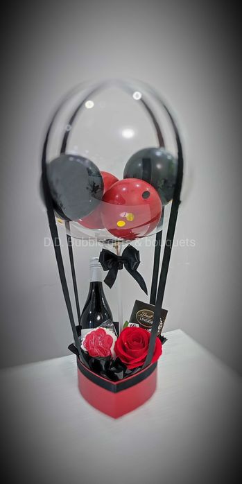 Подаръчна кутия с кристален балон и цветя, бонбони, плюшена играчка